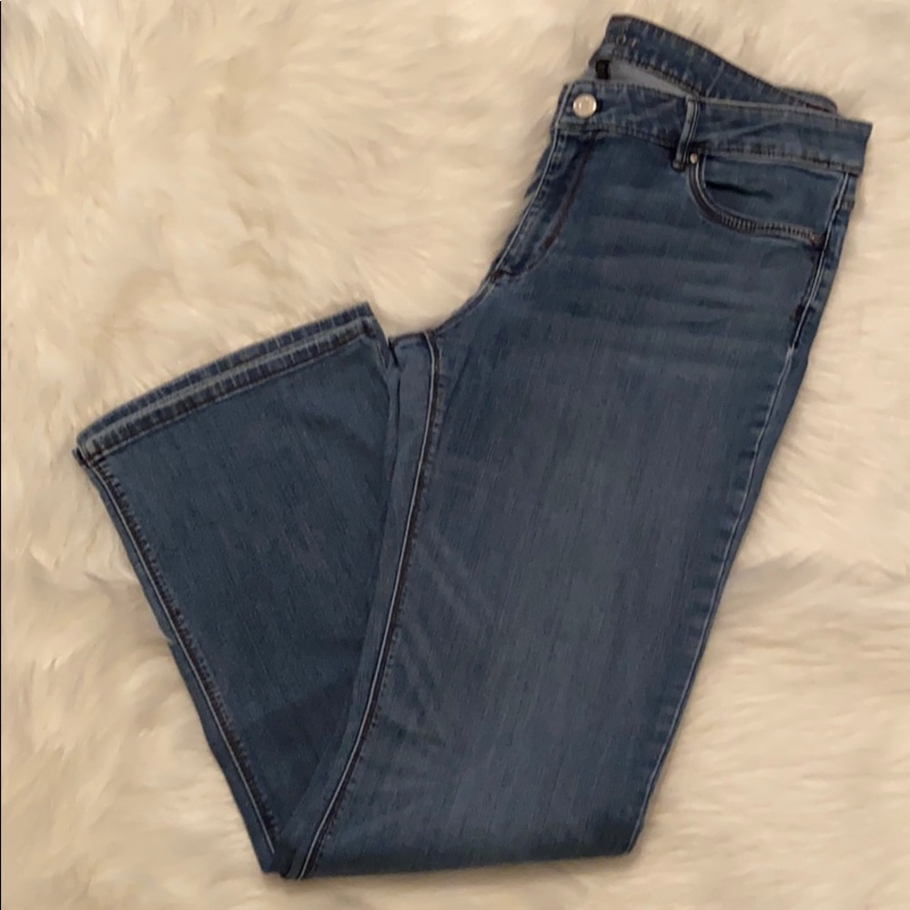 WHBM Mid Rise Boot Cut Light Wash Stretch Jeans - Picture 7 of 12